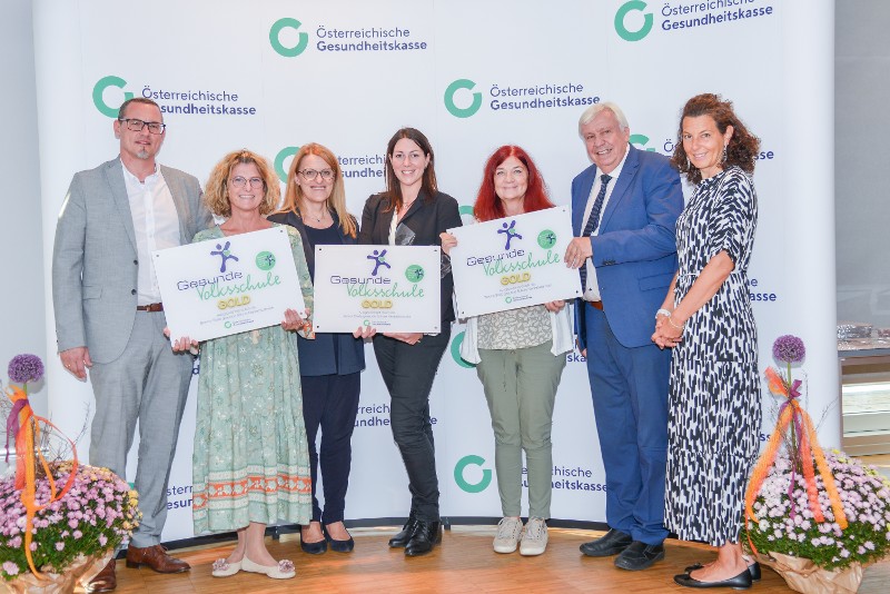 Gruppenfoto von der Plakettenverleihung Bezirk Baden