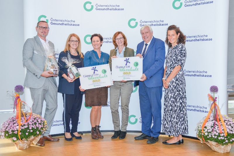 Gruppenfoto von der Plakettenverleihung Bezirk Bruck