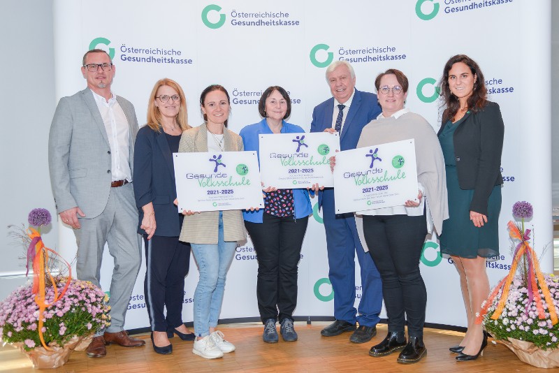 Gruppenfoto von der Plakettenverleihung Bezirk Mistelbach