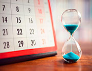 Kalender mit Sanduhr_Foto Brian A Jackson_Quelle Shutterstock