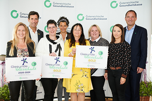 Gruppenfoto von der Plakettenverleihung Bezirk Baden