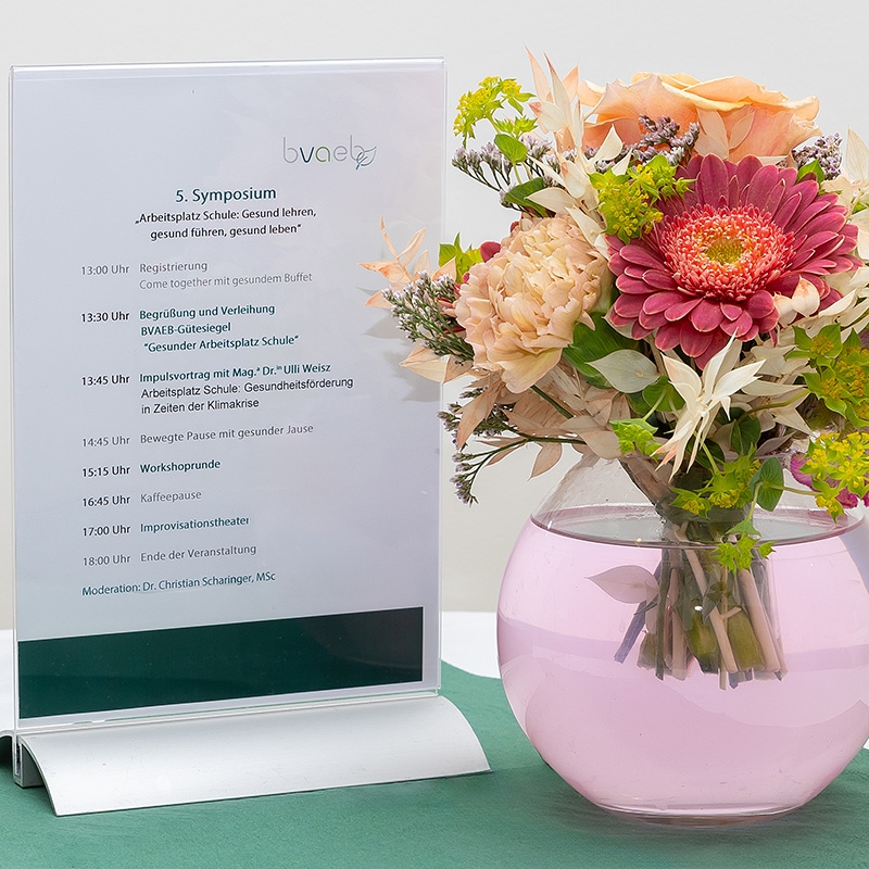 Mehr Informationen zum Thema: 5. Symposium „Arbeitsplatz Schule“ setzt Fokus auf unser Klima